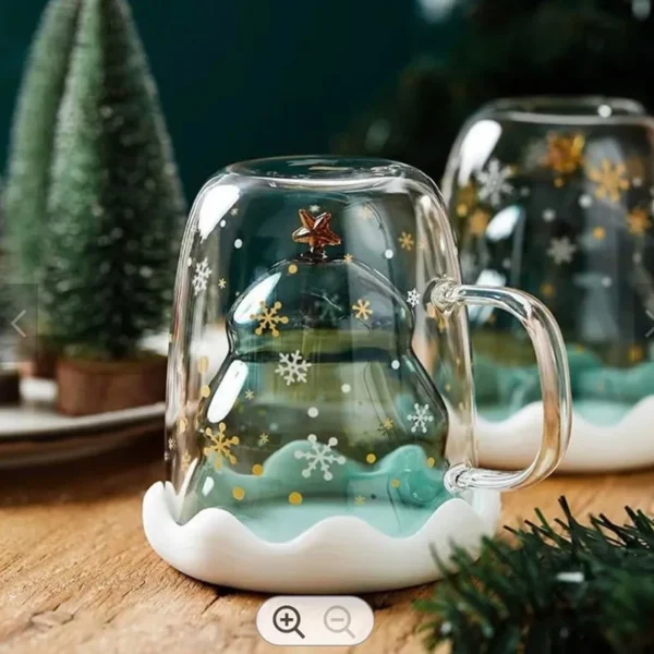 There is a Christmas tree in this Christmas tree wine glass mug